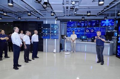 校黨委理論中心組赴奇安信開展人工智能實踐研學 探索網絡技術研發(fā)與服務新路徑